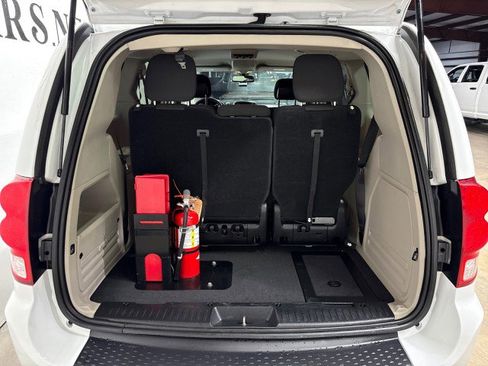 Used 2019 Dodge Grand Caravan SE FWD image 10
