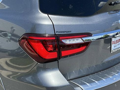 Used 2018 INFINITI QX80 4WD w/ Driver Assistance Package image 10