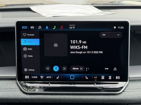 Used 2025 Volkswagen Tiguan S image 26