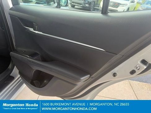 Used 2018 Toyota Camry LE FWD image 31