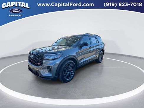 Certified 2025 Ford Explorer ST image 4