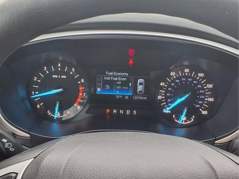 Used 2016 Ford Fusion SE FWD image 14