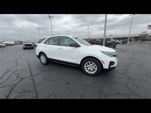 Certified 2023 Chevrolet Equinox LS image 2
