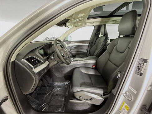Certified 2025 Volvo XC90 B5 Core image 21
