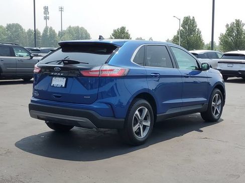 Certified 2024 Ford Edge SEL w/ Convenience Package AWD/4WD image 3