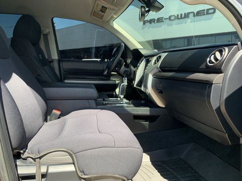 Used 2018 Toyota Tundra SR5 w/ SR5 Upgrade Package AWD/4WD image 35