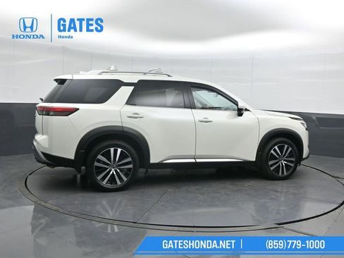 Used 2023 Nissan Pathfinder Platinum AWD/4WD image 3