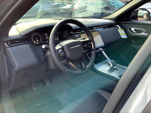 New 2026 Land Rover Range Rover Velar Dynamic SE image 9