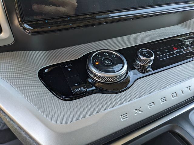 Used 2025 Ford Expedition Active RWD image 26
