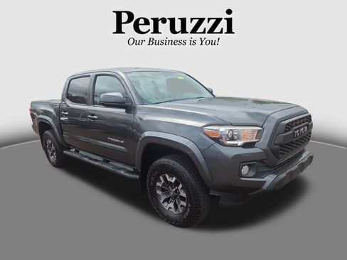 Used 2017 Toyota Tacoma SR5 w/ Tow Package AWD/4WD image 1