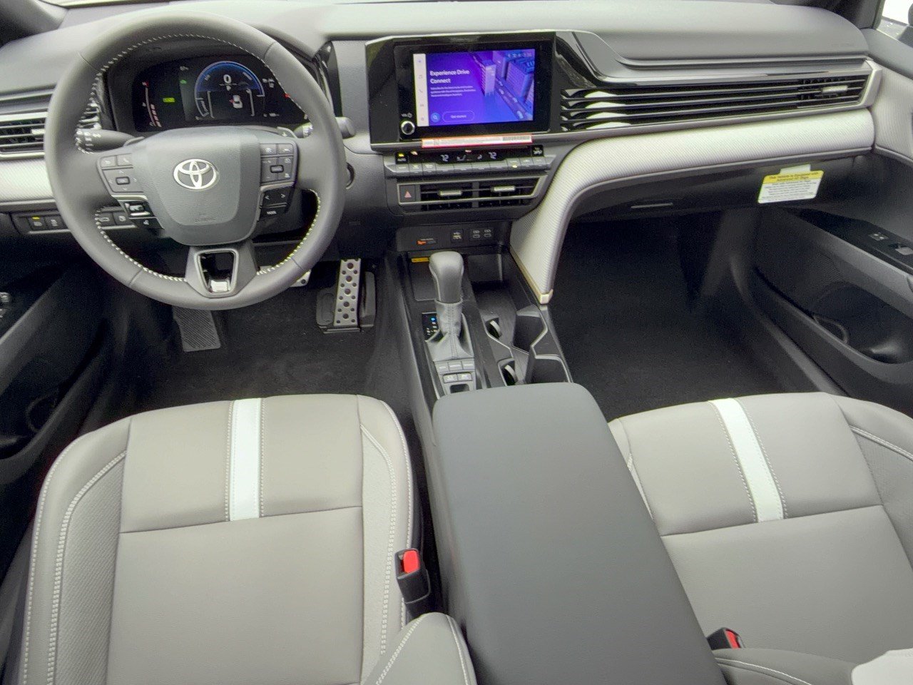 Used 2026 Toyota Camry SE FWD image 17