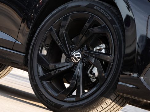 Used 2025 Volkswagen Jetta SE w/ Sunroof Package image 8