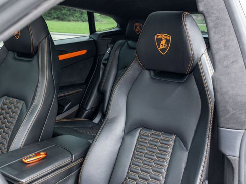 Used 2020 Lamborghini Urus AWD/4WD image 27