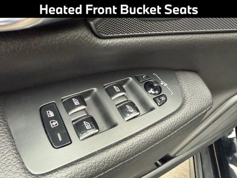 Used 2022 Volvo S90 B6 Momentum image 13