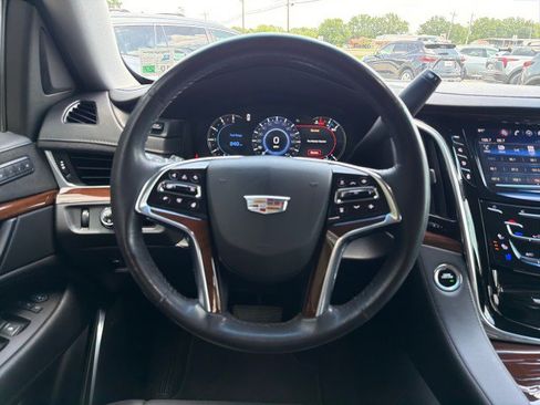 Used 2019 Cadillac Escalade Premium Luxury RWD image 19