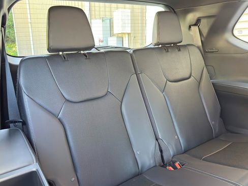 Used 2025 Lexus TX 500h AWD image 39