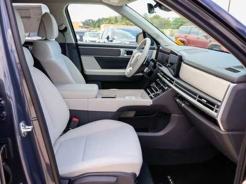 New 2026 Hyundai Santa Fe SE FWD image 8