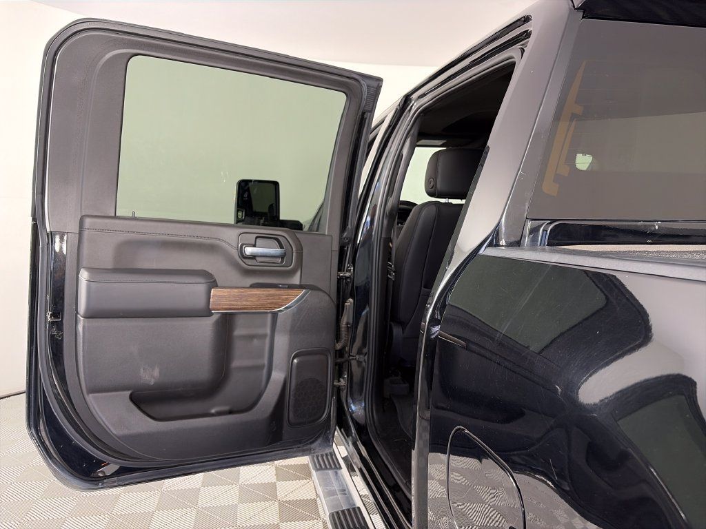 Used 2022 Chevrolet Silverado 3500 High Country AWD/4WD image 12