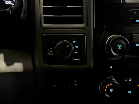 Used 2017 Ford F250 XL w/ Power Equipment Group AWD/4WD image 12