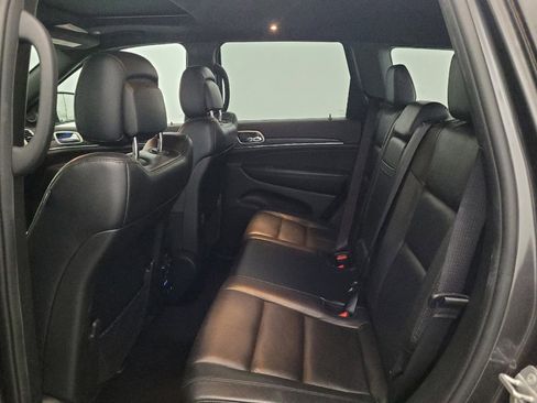 Used 2019 Jeep Grand Cherokee Limited AWD/4WD image 18