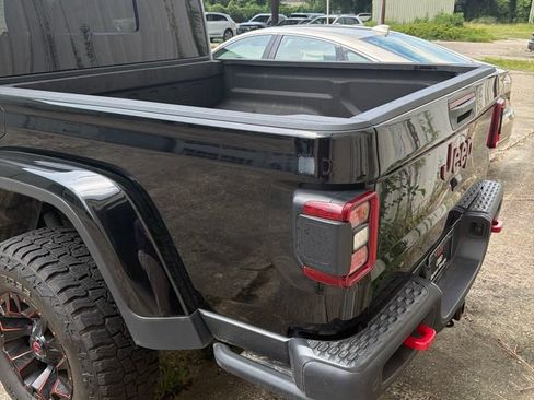 Used 2023 Jeep Gladiator Rubicon w/ LED Lighting Group AWD/4WD image 4