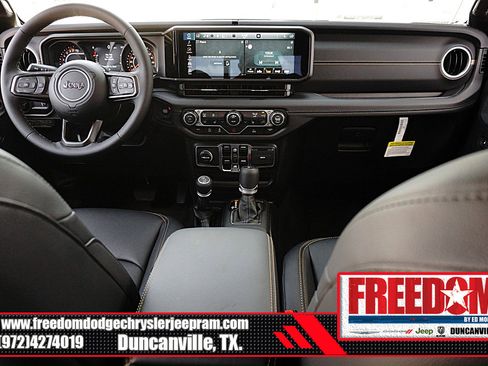 New 2025 Jeep Gladiator Sport image 11