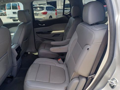Used 2020 GMC Acadia SLT FWD image 15