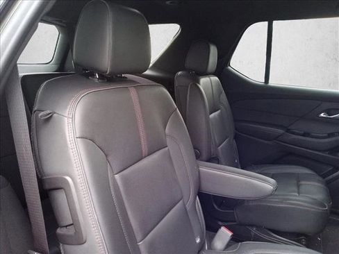 Used 2023 Chevrolet Traverse RS AWD/4WD image 10