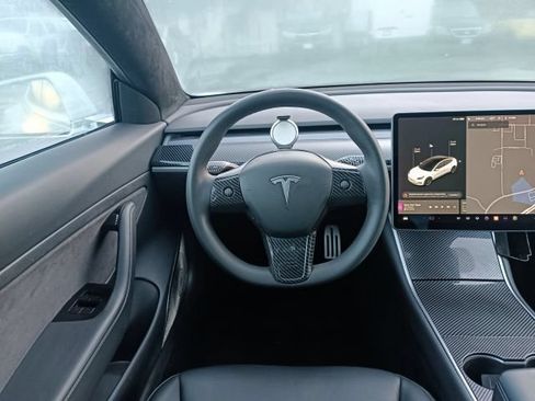 Used 2020 Tesla Model 3 Standard Range Plus RWD image 11