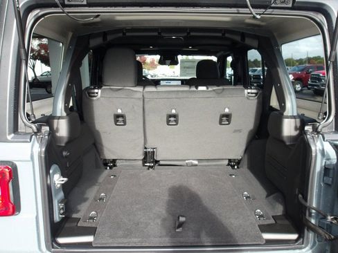 New 2026 Jeep Wrangler Unlimited Rubicon image 8