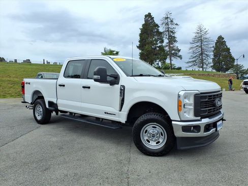 Used 2023 Ford F250 XL w/ 360-Degree Camera Package AWD/4WD image 1