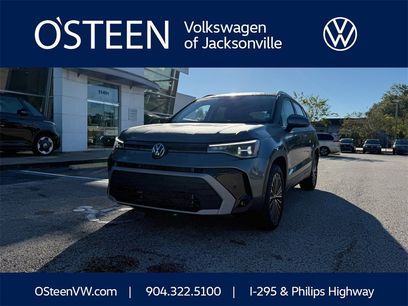 Certified 2025 Volkswagen Taos SE w/ Panoramic Sunroof Package