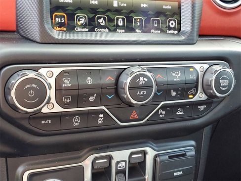 Used 2020 Jeep Gladiator Rubicon image 22