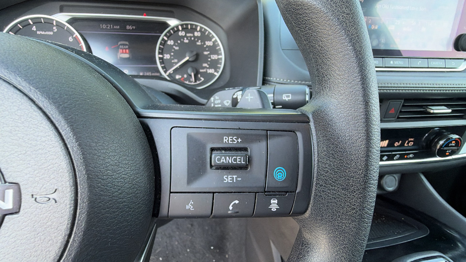 Used 2024 Nissan Rogue SV AWD/4WD image 27