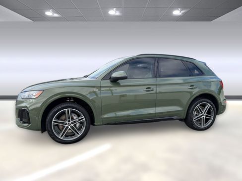 Used 2023 Audi Q5 e Premium Plus image 2