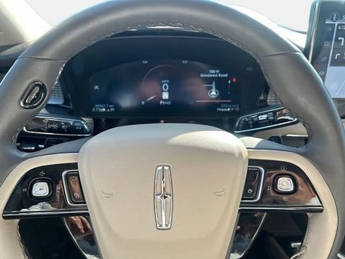 Used 2023 Lincoln Corsair AWD w/ Equipment Group 101A image 10