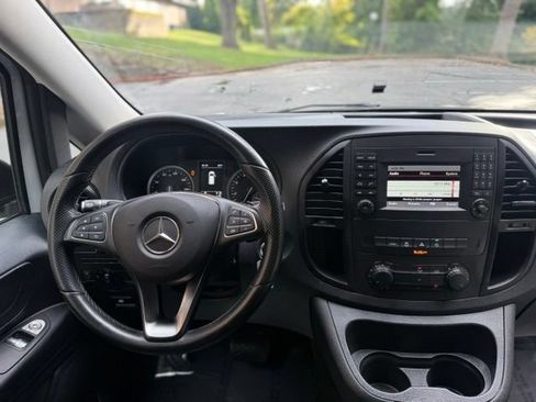 Used 2020 Mercedes-Benz Metris image 17