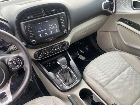 Used 2021 Kia Soul LX image 14