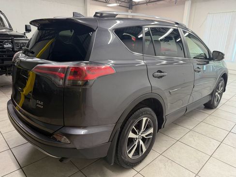 Used 2017 Toyota RAV4 XLE AWD/4WD image 18