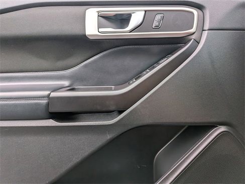 Used 2020 Ford Explorer XLT w/ Class III Trailer Tow Package image 23