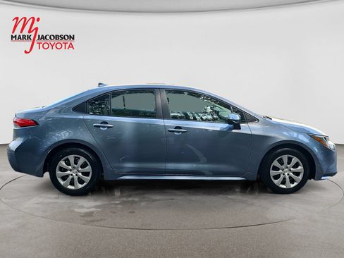 Used 2025 Toyota Corolla LE FWD image 7