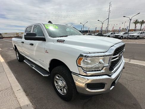 Used 2020 RAM 2500 Tradesman w/ Chrome Appearance Group AWD/4WD image 8