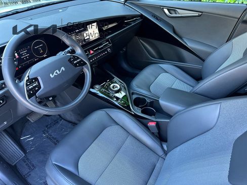 Used 2024 Kia Niro Wind FWD image 11
