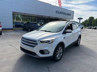 Used 2018 Ford Escape SEL FWD video 2