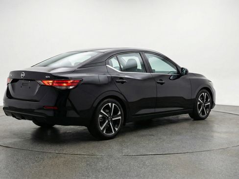 Used 2025 Nissan Sentra SV FWD image 9