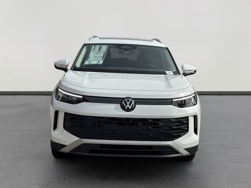 New 2026 Volkswagen Tiguan SE image 2