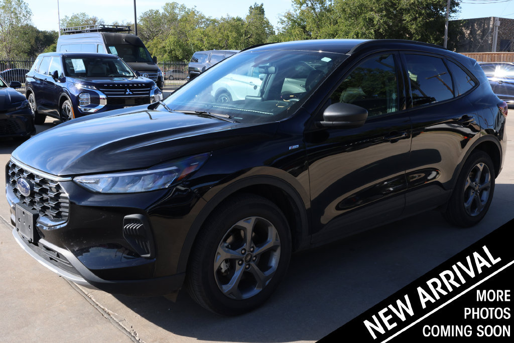 Used 2025 Ford Escape ST-Line AWD/4WD image 1