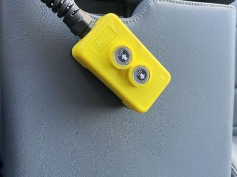 New 2025 Ford F550 4x4 Regular Cab Super Duty image 17