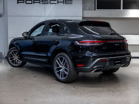 Certified 2024 Porsche Macan w/ Premium Plus Package AWD/4WD image 3