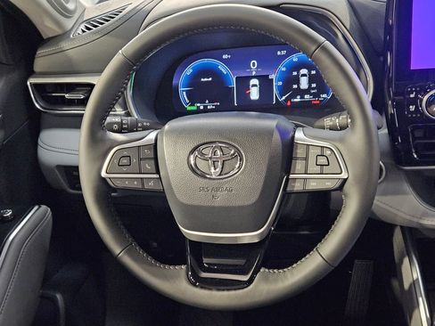 New 2026 Toyota Highlander Platinum AWD/4WD image 15